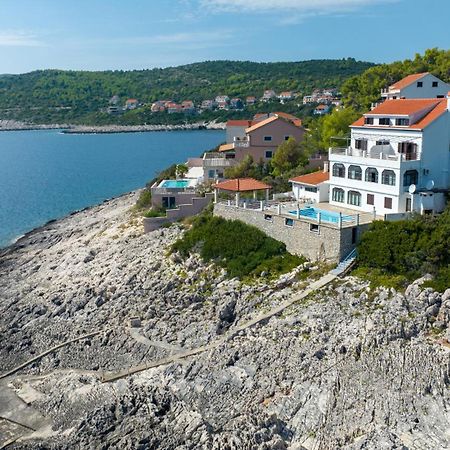 Family Friendly Apartments With A Swimming Pool Zavalatica, Korcula - 183 외부 사진