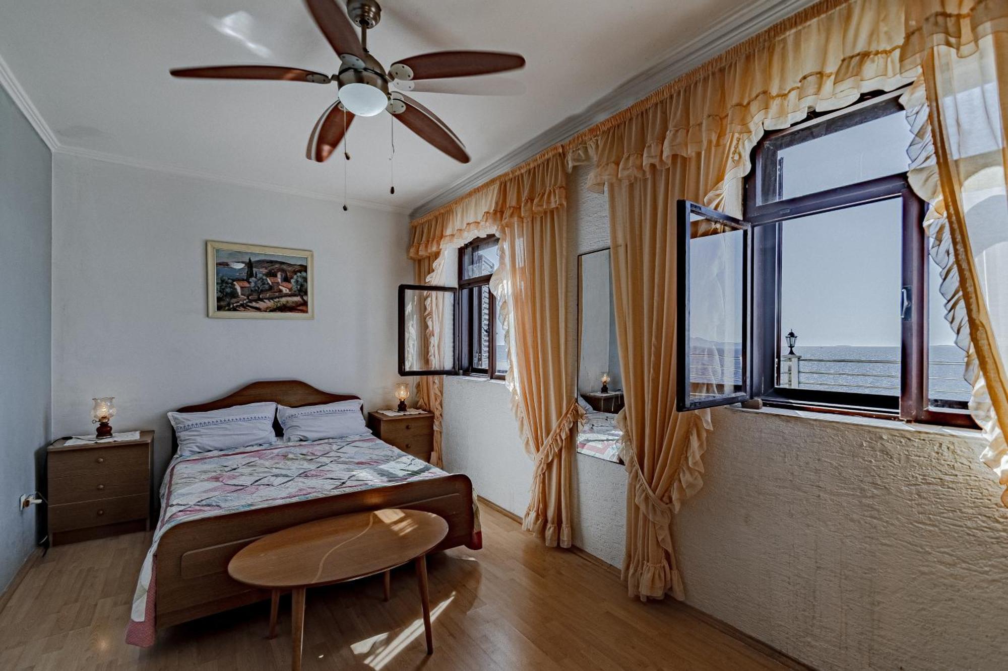 Family Friendly Apartments With A Swimming Pool Zavalatica, Korcula - 183 외부 사진