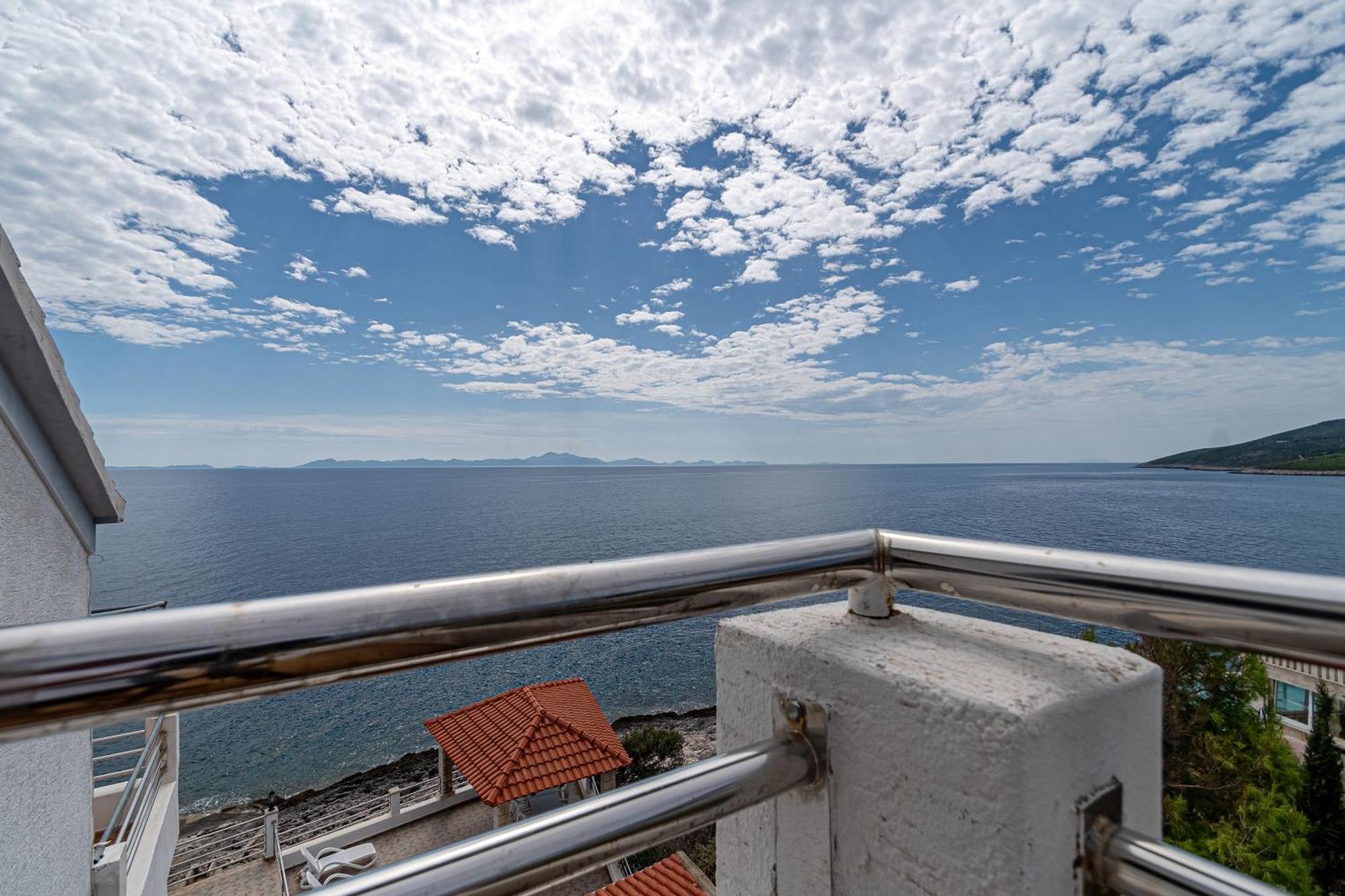 Family Friendly Apartments With A Swimming Pool Zavalatica, Korcula - 183 외부 사진