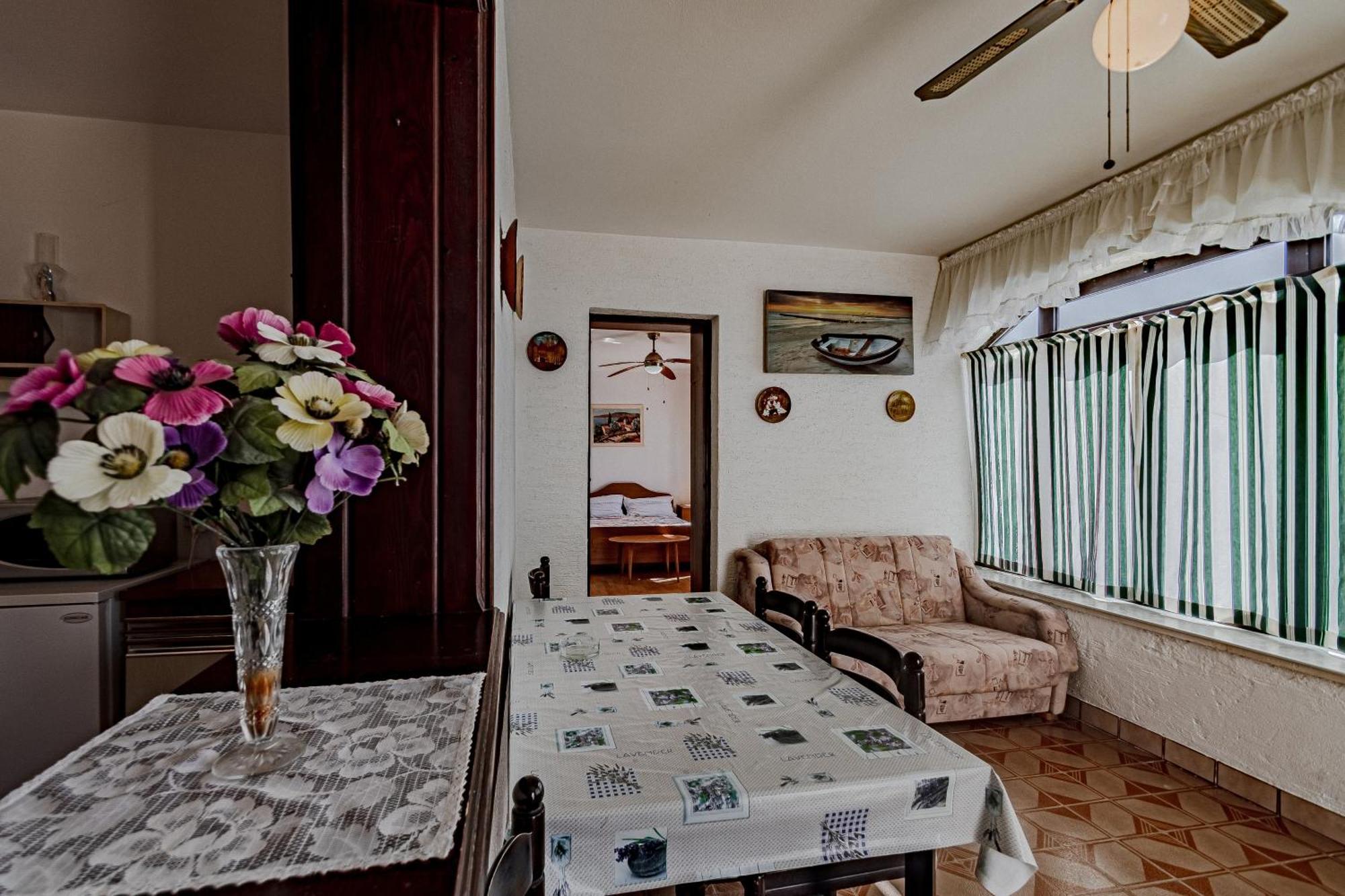 Family Friendly Apartments With A Swimming Pool Zavalatica, Korcula - 183 객실 사진